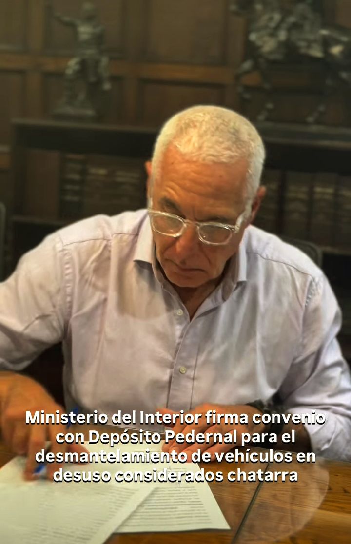 Fachoypico's tweet photo. 🔴 Atentados a Policías.
🔴 Suicidios de Policías.
🔴 Homicidios.
🔴 Rapiñas.
🔴Saqueos a Farmacias

Pero, acá está el #Plan2026 https://t.co/LkfA84Y2Yj
