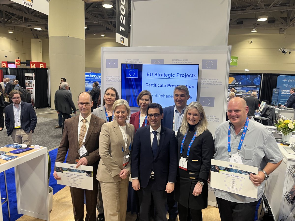 EuroSunMining's tweet photo. A proud moment for Euro Sun Mining at PDAC 🇨🇦🇪🇺

A great surprise this morning as our CEO Grant Sboros was awarded our Critical Status Certificate by EU Executive Vice-President Stéphane Séjourné.

A strong endorsement of Europe’s critical minerals future. https://t.co/q8RpwHGbiu