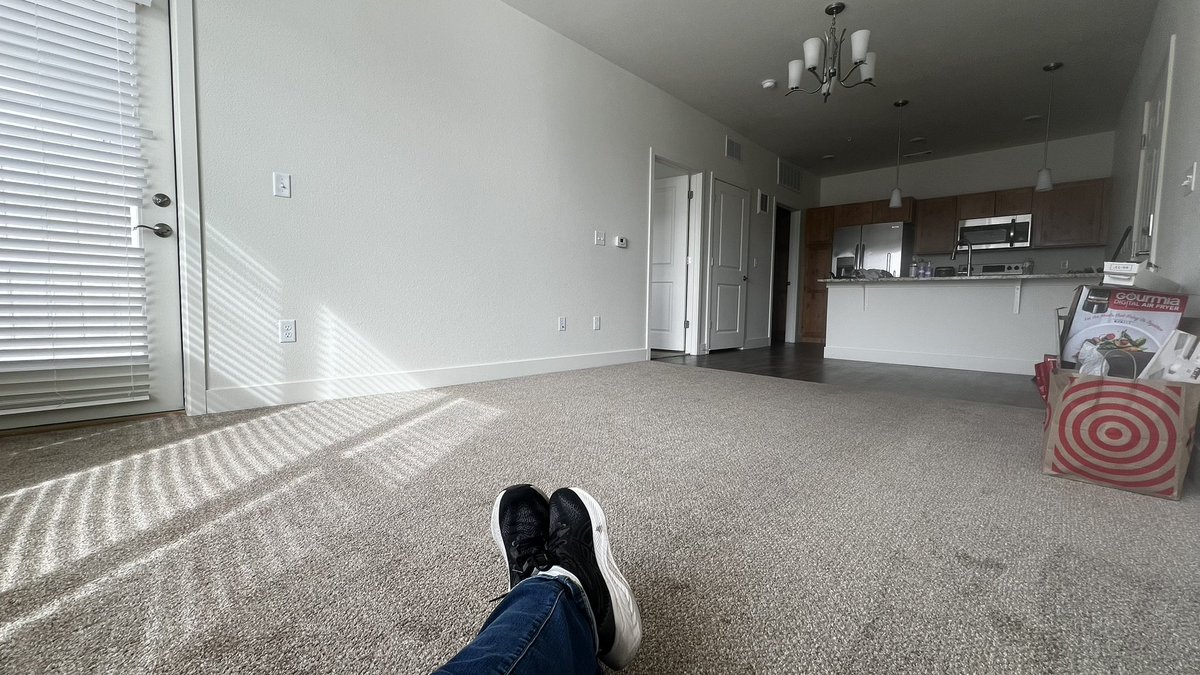 Finding Donna 🖤🤍📷 tweet media