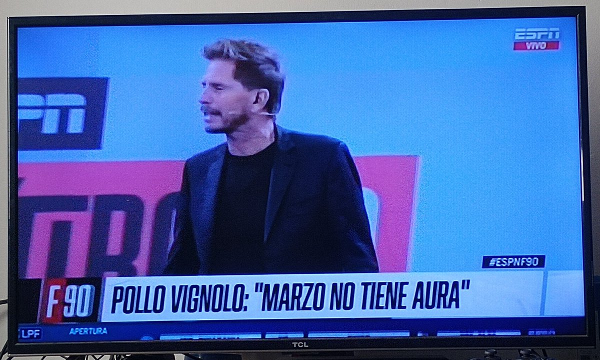 FuckSanti's tweet photo. A ver qué andan hablando en F90... https://t.co/mqHUZDBVKg