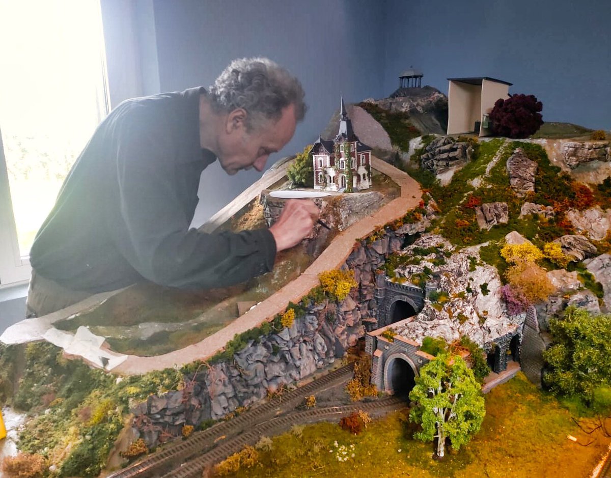 hobbydifusion's tweet photo. CONSTRUCCIÓN DE MAQUETAS FERROVIARIAS ARTESANALES; MAQUETA PARA MARKLIN DE 430 cm x 320 cm. AVANZANDO CON EL PAISAJE, CERRANDO DETALLES..
https://t.co/fzv73vrjHW https://t.co/SNjTuYGBeH