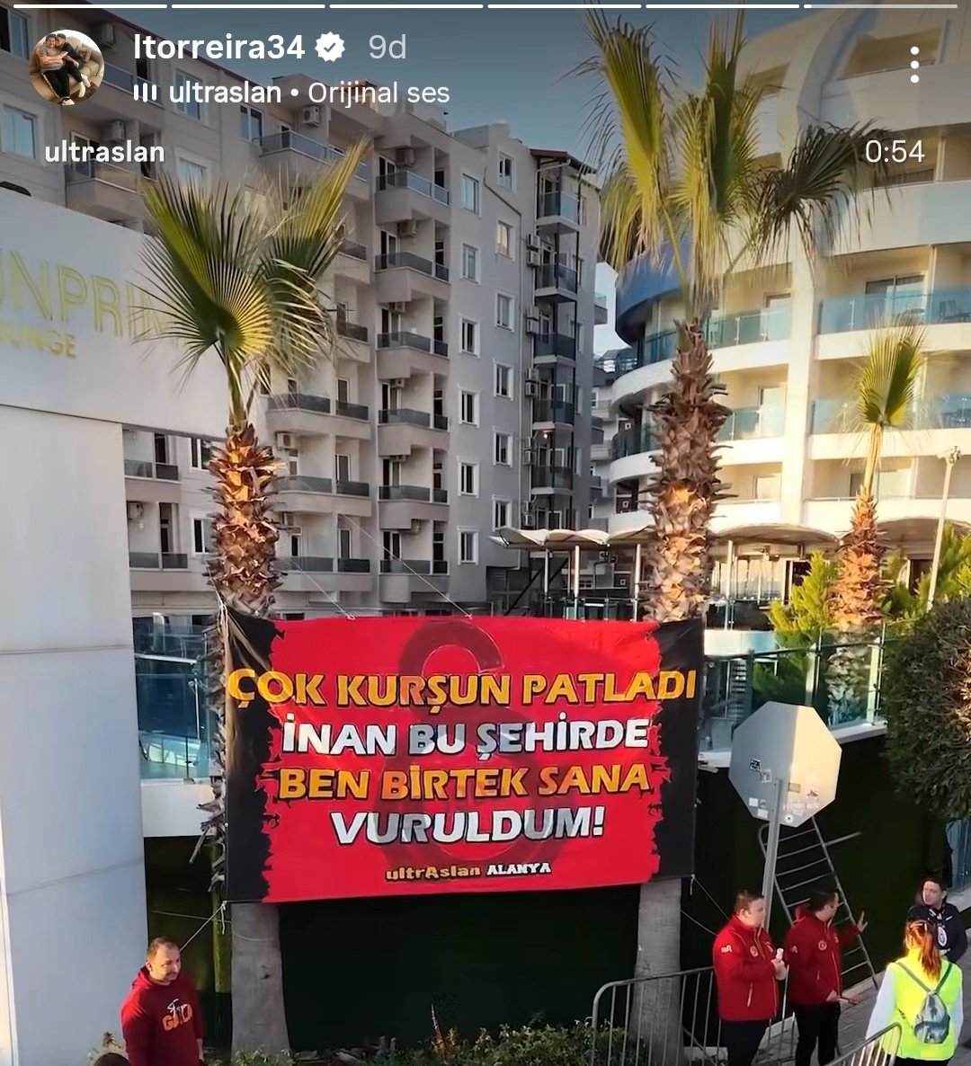 Onun Galatasaraylılık seviyesine bayılıyorum