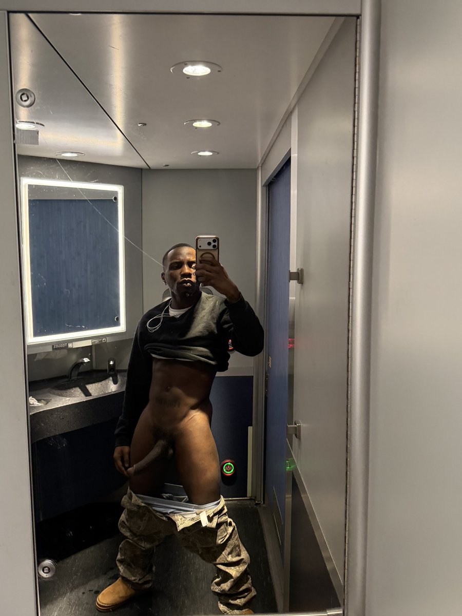 Ma•ni•ac😈 tweet media