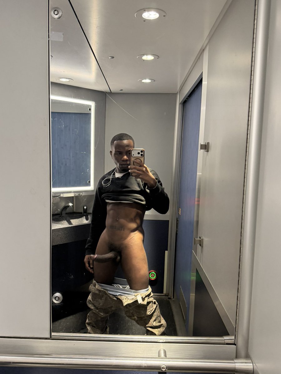 Ma•ni•ac😈 tweet media