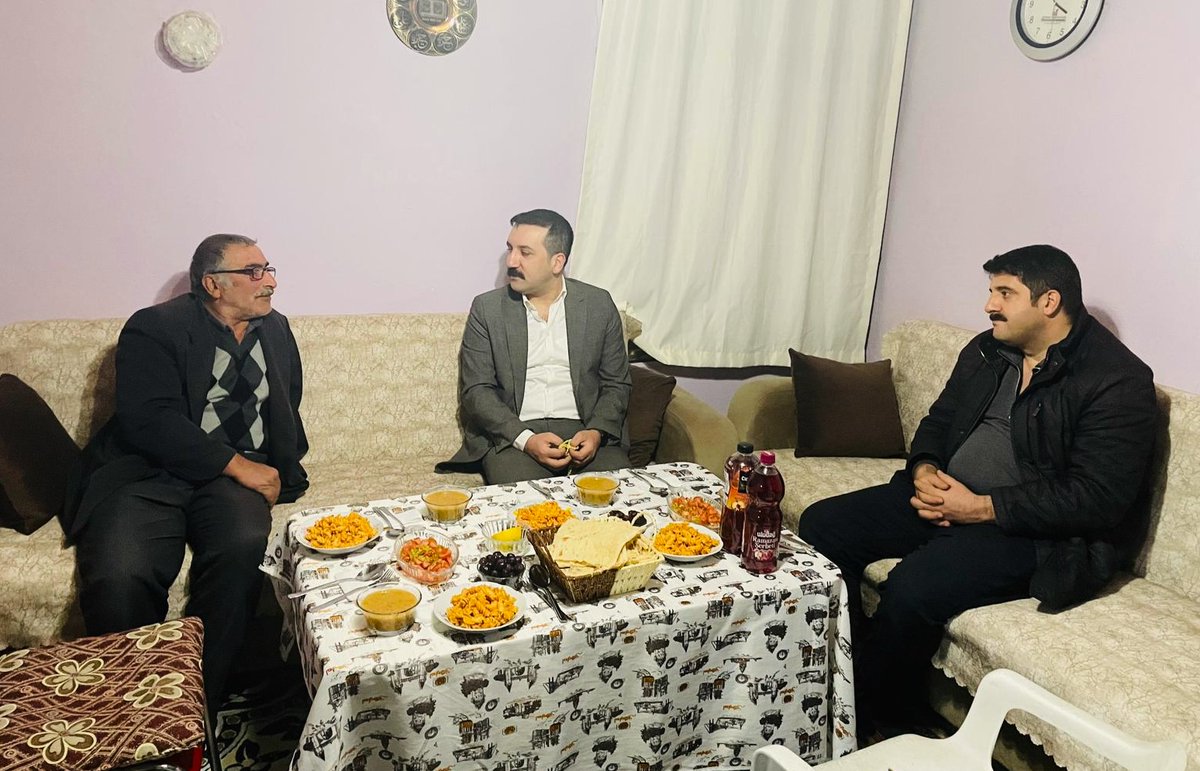Kaymakamımız Sn. Muhammed Taha CANPOLAT, Gölbaşı Mahallesinde ikamet eden Akdoğan Ailesinin iftar sofrasına misafir oldu.

<a href="/mtcanpolat23/">Muhammed Taha Canpolat</a> 
<a href="/ErzurumValiligi/">T.C.Erzurum Valiliği</a> 
<a href="/TC_icisleri/">T.C. İçişleri Bakanlığı</a> 

🔗 👉🏻 uzundere.gov.tr/kaymakamimiz-s…