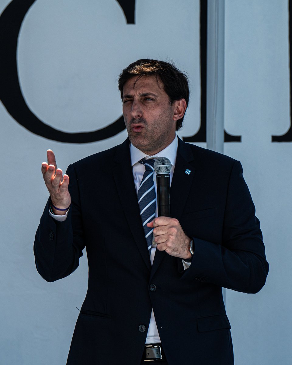 “Esta es una visión de largo plazo. Estamos pensando en el Racing del futuro, pero para construir ese futuro, hay que empezar hoy”.

🗣️ Diego Milito en la apertura de la nueva sede del Colegio Racing Club.

🖥️ Seguila en vivo: youtube.com/live/51P-kLCwI…