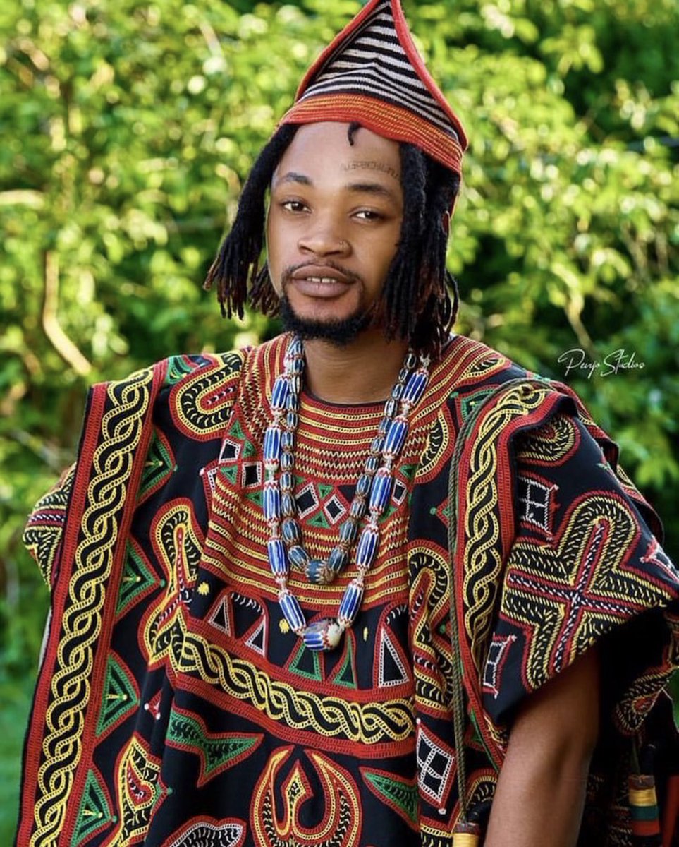 GraffiPikin's tweet photo. Someone we all miss💔
Rest Well, Legend🖤🕊️
#FHISH
#Cameroon #Awing #Bamenda #Douala #Yaounde #Grassfields #Graffi https://t.co/L4gOFhO8Je