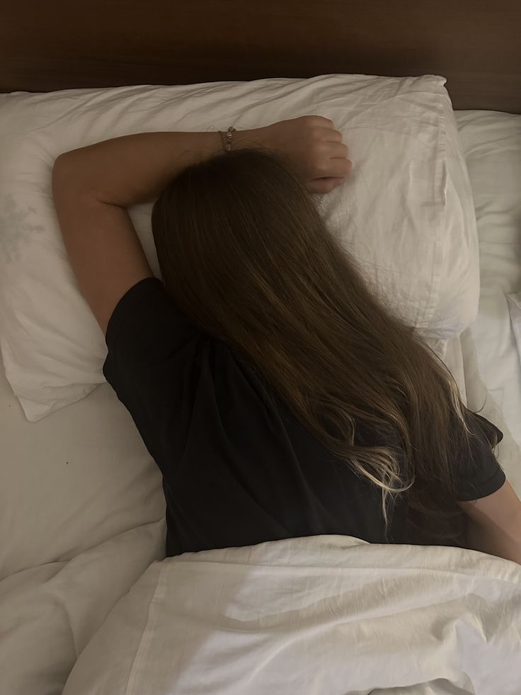 Naina__8's tweet image. #Finally आज मैंने accept कर लिया की मैं अकेली रहना ही deserve करती हूँ 🥺✨🔥🫟

#GoodNightX 🌃🥱🥱