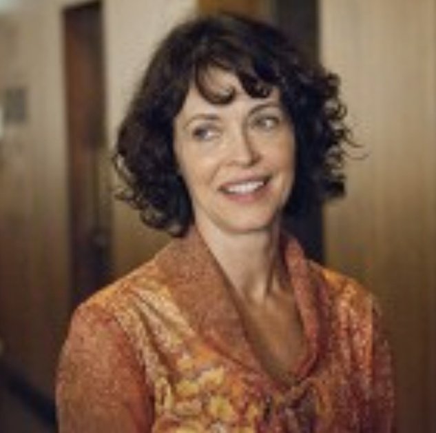 Silversmeasures's tweet image. #Beginners has a palpable air of grief hanging over it, and yet it still manages to find surprising moments of light in the darkness!. #Classic 

It is a masterpiece. It is quirky and funny and has great performances from #MaryPageKeller and #ChristopherPlummer to name a few.
A