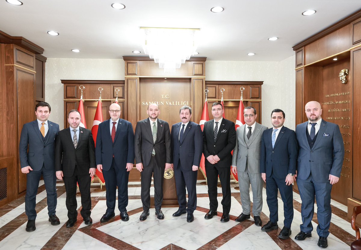 BurhanOzdemirTR's tweet photo. 📍Samsun’dayız.

Bugünkü Samsun programımız kapsamında Valimiz Sayın Orhan Tavlı’yı (@orhantavli_) ziyaret ettik.

Ziyaretimizde Samsun’un üretim potansiyeli, yatırım imkânları ve bölgesel kalkınma perspektifi üzerine verimli bir istişare gerçekleştirdik.

Nazik kabulleri ve samimi ev sahiplikleri için Sayın Valimize teşekkür ediyor, çalışmalarda başarılar diliyorum.

@TCSamsunValilik