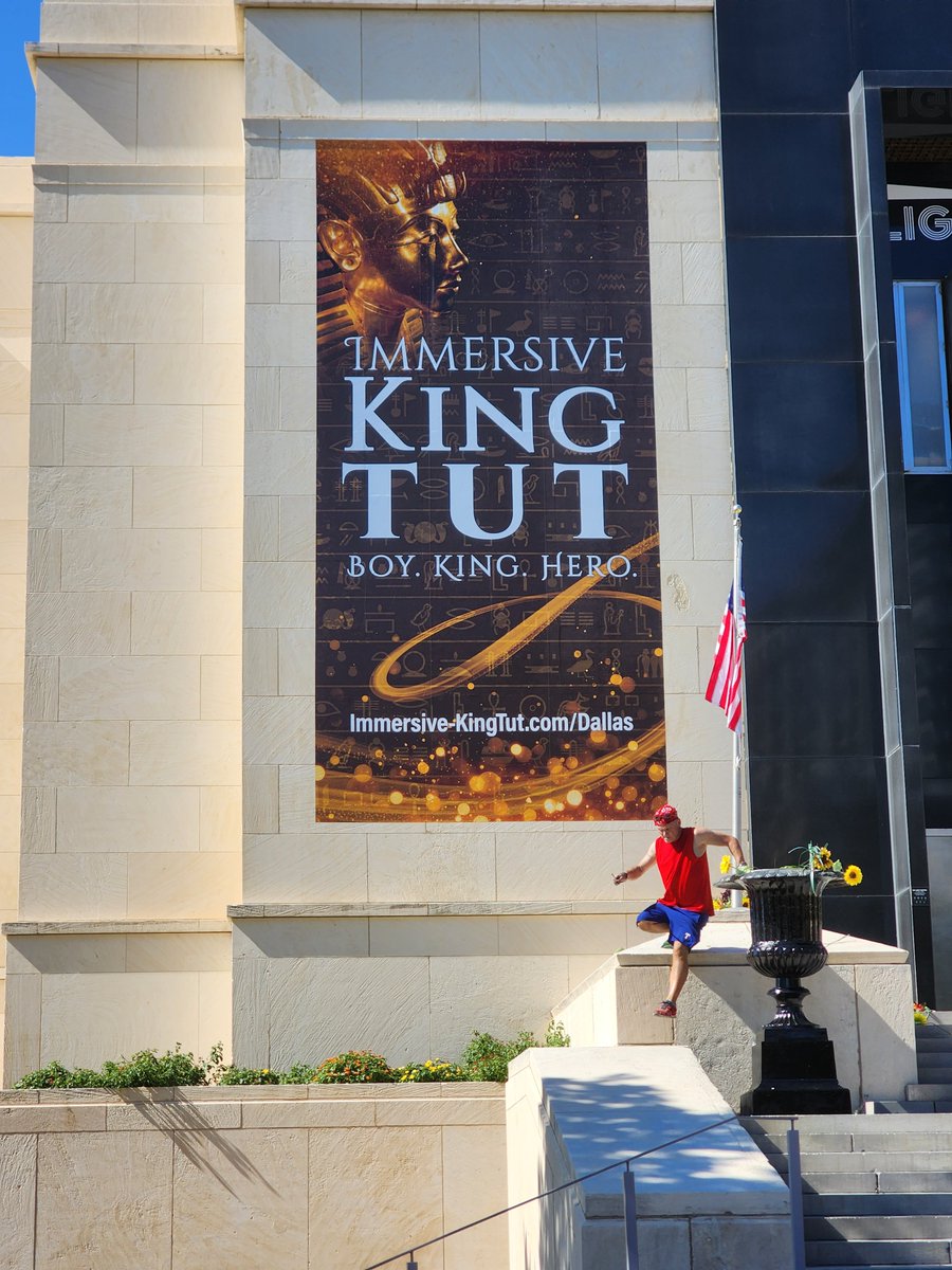 CorpInstall's tweet photo. Bringing history to life in a big way. We installed this large-scale exterior banner for a King Tut Exhibit in Dallas.

#installation #installer #installed #adhesivevinyl #graphicinstallations  #wraps  #wedocoolstuff #graphicdesign #wedocoolstuff #CorporateInstallations https://t.co/Gx15r0Xms5