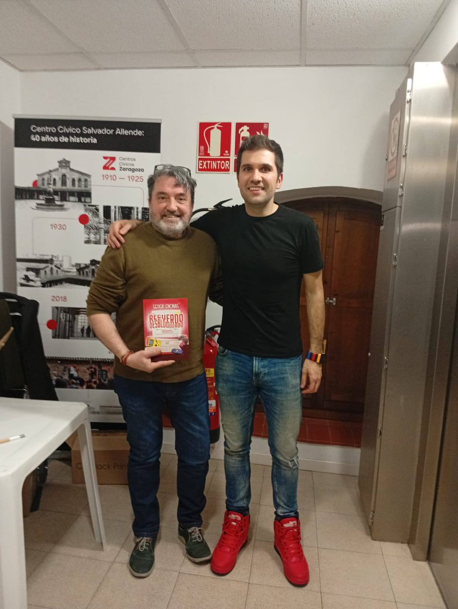 Librería París tweet media