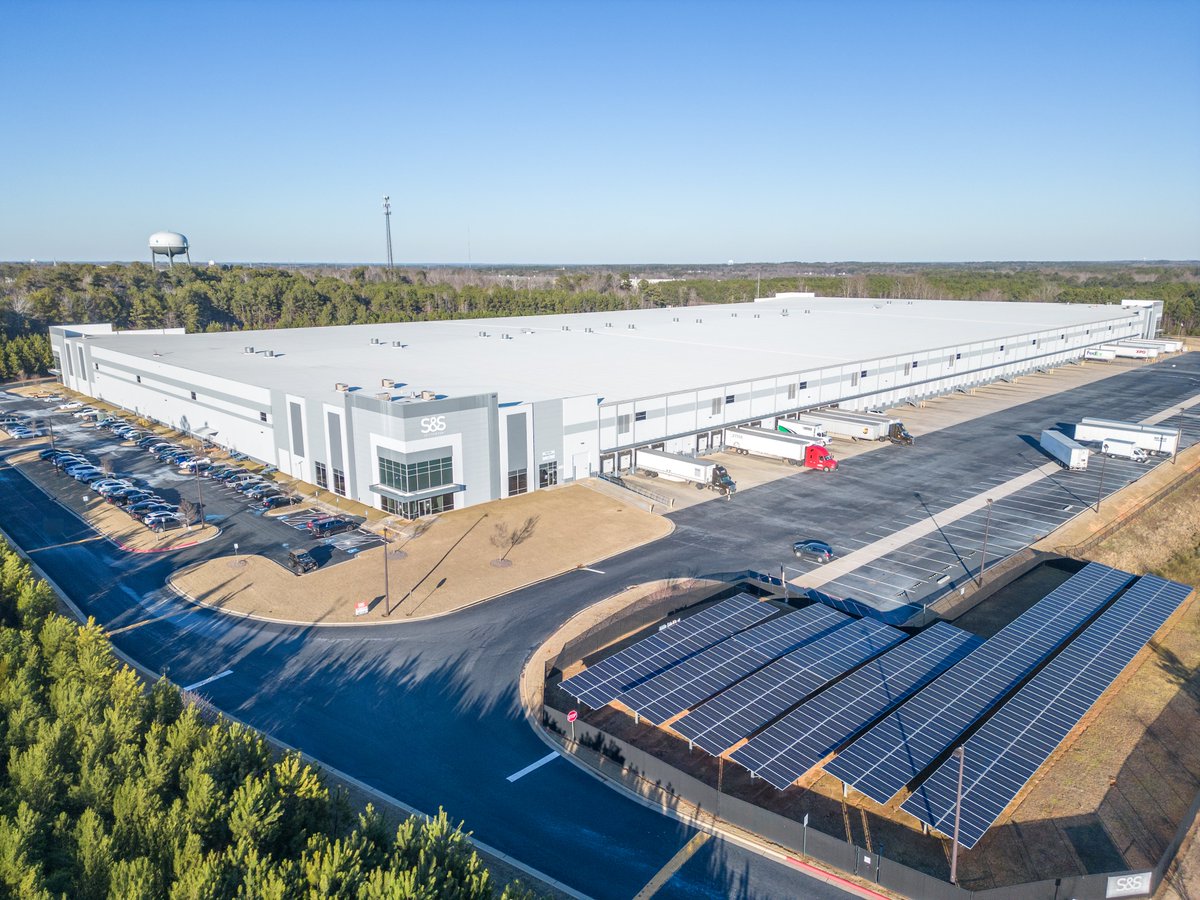 blp_bridge's tweet photo. 🌟𝐍𝐄𝐖 𝐀𝐂𝐐𝐔𝐒𝐈𝐓𝐈𝐎𝐍🌟

BLP is pleased to announce the acquisition of Midland Logistics Center, a 698,068 SF cross-dock distribution facility located at 225 Midland Court in McDonough, GA. The property is 100% leased and strategically positioned between key interchanges with easy access to I-75. The asset features modern logistics specifications, including an ESFR sprinkler system, 36’ clear height, 190’ truck courts, 115 dock-high doors, and ample trailer and auto parking. This acquisition builds on BLP’s momentum in acquiring strategically located assets with stable, durable cash flows.

Thank you to Teddy Driscoll at Atlantic Capital Partners and to Casey Masters and Stewart Calhoun at Cushman & Wakefield for your help in facilitating the transaction!

#Acquisition #Logistics #Industrialrealestate