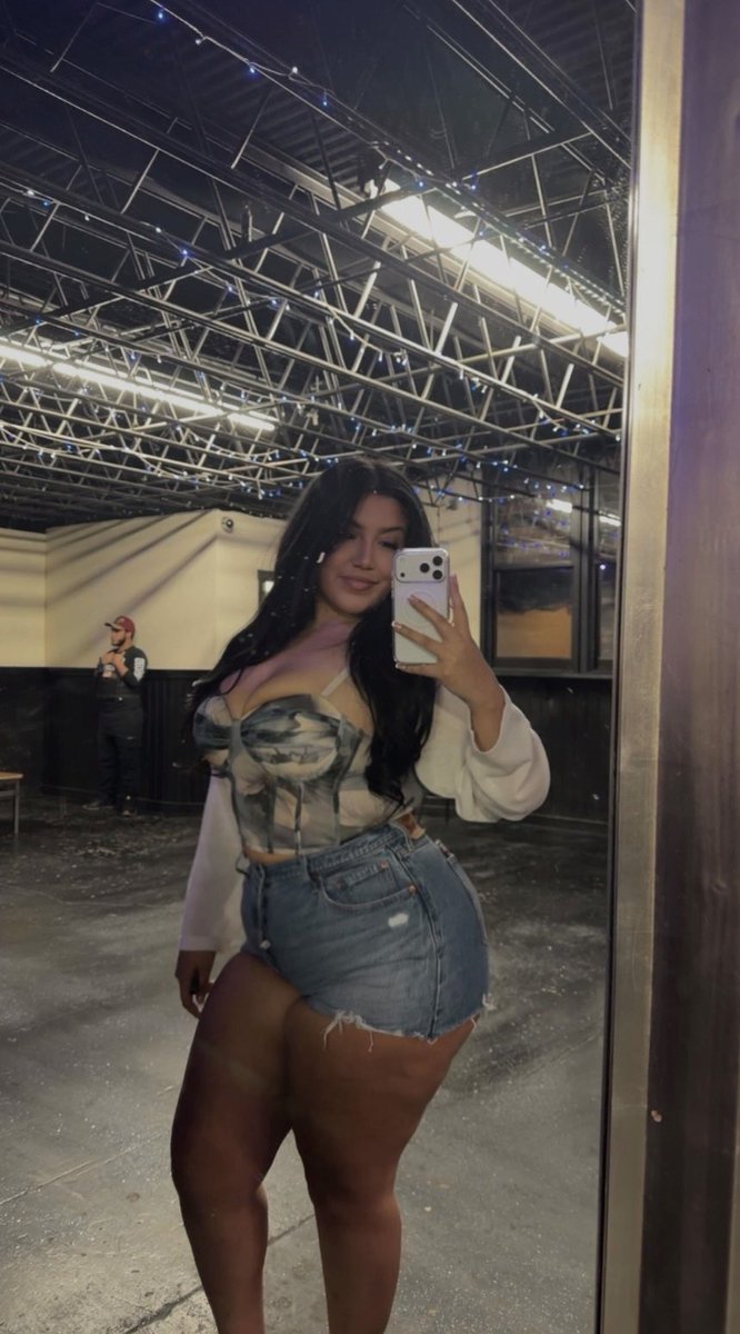 danycxo's tweet photo. ur fav Mexicana https://t.co/eZ8UByf6Vh