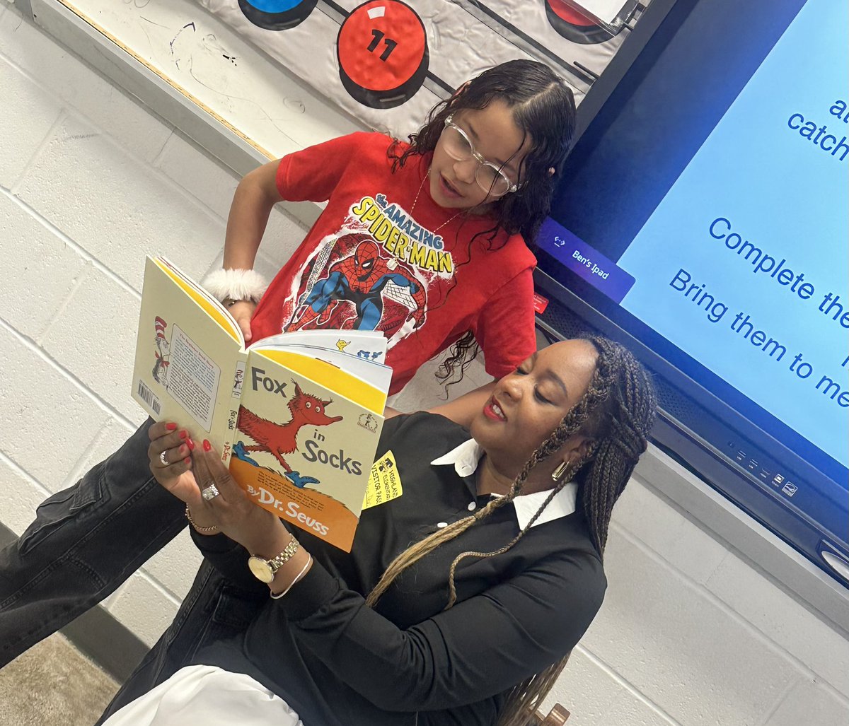 JacksonAirports's tweet photo. Our PR Director celebrated Read Across America Week with amazing 4th graders at Highland Elementary. Reading Fox in Sox reminded students that while planes take you places, books launch imagination even further. ✈️📖 https://t.co/DcirGV4lmY