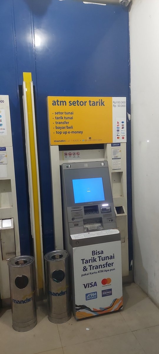secondapido's tweet photo. @bankmandiri  @mandiricare   cdm bank mandiri apakah ada jam kerjanya . Hari ini jam 00.32 CDM S1RH12YI. Posisi pintu nya di kunci . Jadi tidak bisa masuk ke ATM https://t.co/Hr1hfHF2Wl