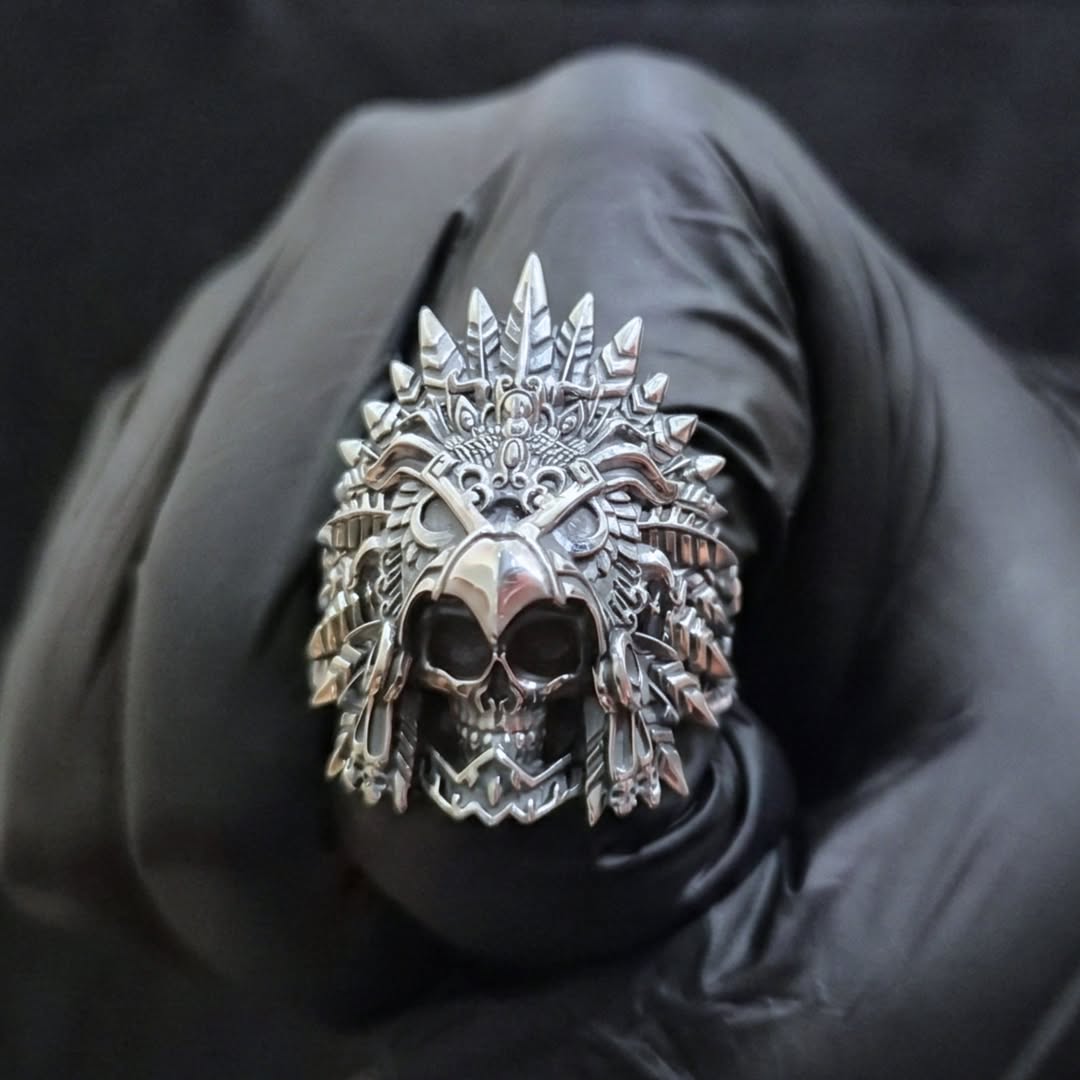 serpentforgeJW's tweet photo. Aztec Eagle Warrior Ring. Still one of our most popular!
.
.
#serpentforge #azteceaglewarrior #aztechelmet
#eaglehelmet #eaglearmor #aztecwarrior #eaglewarrior
#aztecring #eaglering #eaglewarriorring #azteceagle
#aztec #aztecrings #aztecskullring #aztecsilver
#aztecjewellery https://t.co/OTOTEVy0OG