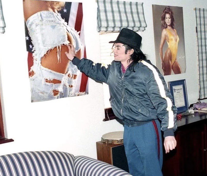 lovelyonemj's tweet image. Michael is so unserious like why did he have to do that? What was the reason? I can’t deal with him 😭