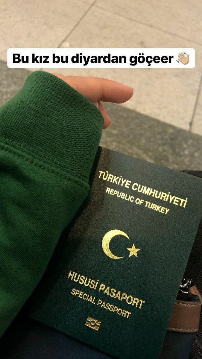 Havalimanı dış hatlarda pasaport story paylaşarak Dubaiye giden, 100 bin şımarık Türk vatandaşından birçoğu İran bombardımanı sonrası "bizi buradan kurtarın" diyerek Dışişleri Bakanlığına başvurmuş. 
Bir tanesini alırsanız adam değilsiniz. 
At gibi gittiler, it gibi sızlansınlar.