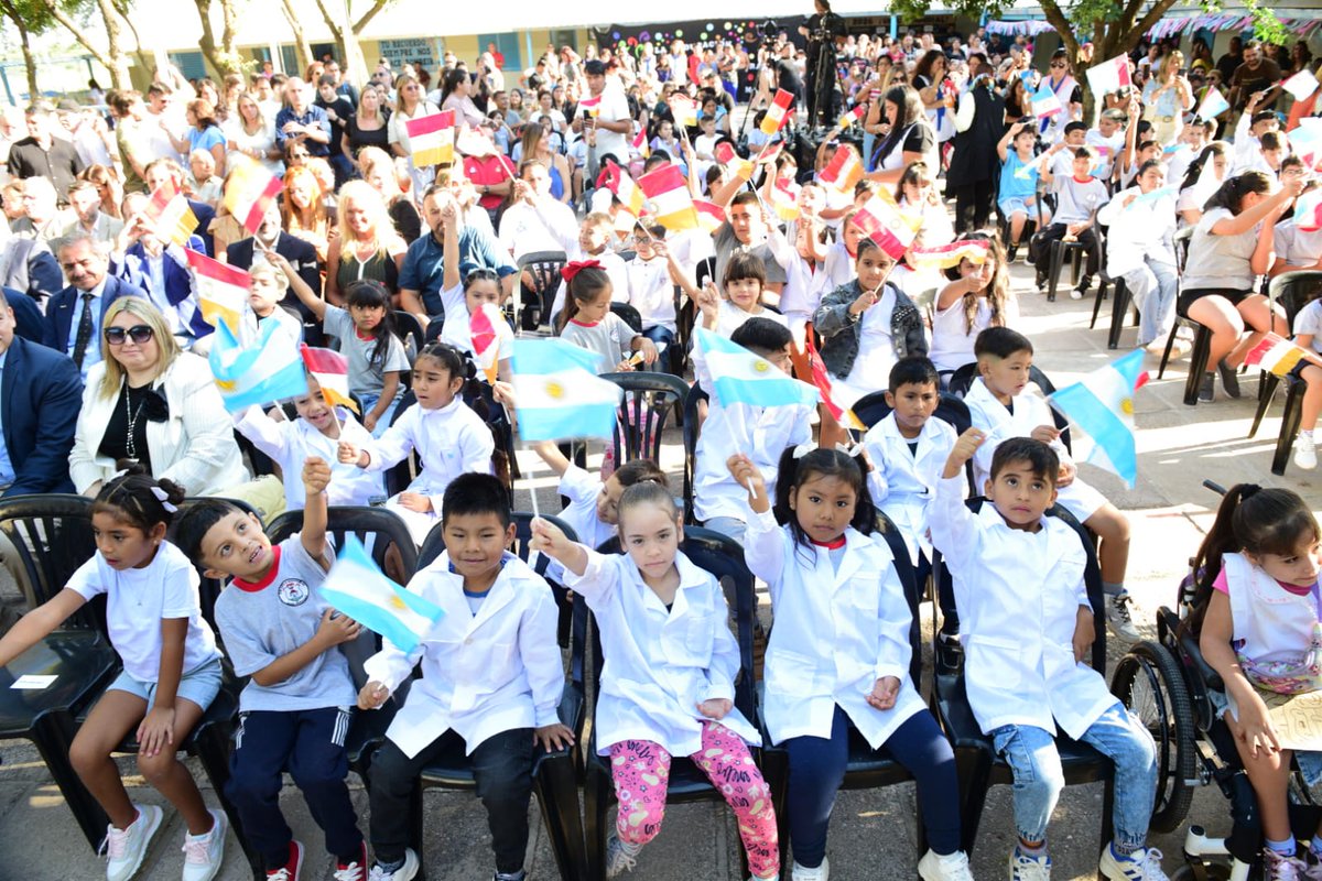 👩🏼‍🏫 ¡Vuelta a clases en #CórdobaCapital!

La escuela municipal Azor Grimaut fue el punto de encuentro para dar inicio al ciclo lectivo 2026, junto al intendente <a href="/PasseriniOk/">Daniel Passerini</a>, docentes y estudiantes.