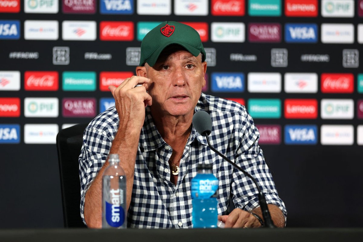 "Que te critique un periodista acreditado es una cosa, pero lo que está ocurriendo es muy distinto. Hoy vas a una conferencia de prensa y un tipo que ni siquiera tiene carnet te pregunta solo para ganar seguidores.

Quieren sacarte de quicio. Esa es la verdad de las entrevistas.