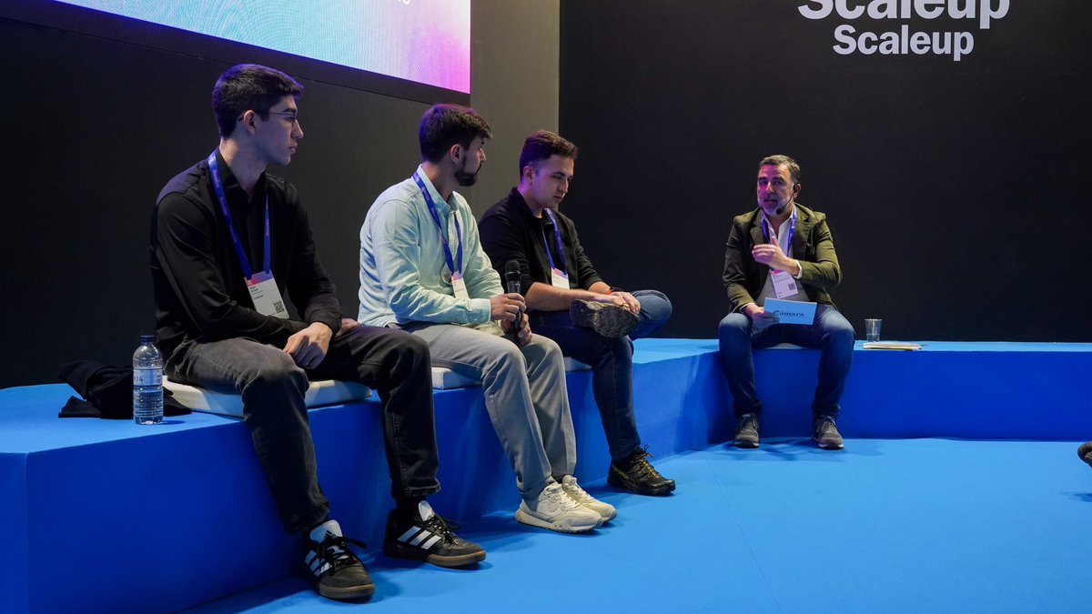 camarascomercio's tweet photo. Hoy nos han visitado en el stand miembros de las Cámaras de Comercio Territoriales, para hablar de las oportunidades de las startups través del programa Impulsa Startup. Además, hemos hablado de innovación en el sector Agro, en una mesa redonda invitados por @BancoSabadell. https://t.co/cvypSqDpTS