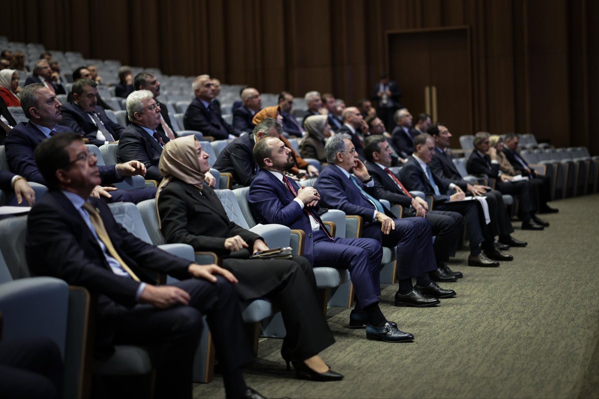 acarfaruka's tweet photo. 📍AK Parti Genel Merkezi

Genel Başkanımız ve Cumhurbaşkanımız Sayın @RTErdogan’ın başkanlığında Merkez Karar ve Yönetim Kurulu (MKYK) toplantımızı gerçekleştirdik.

Toplantımızın ülkemiz, aziz milletimiz ve partimiz için hayırlara vesile olmasını temenni ediyorum. https://t.co/49z7CSA5sl