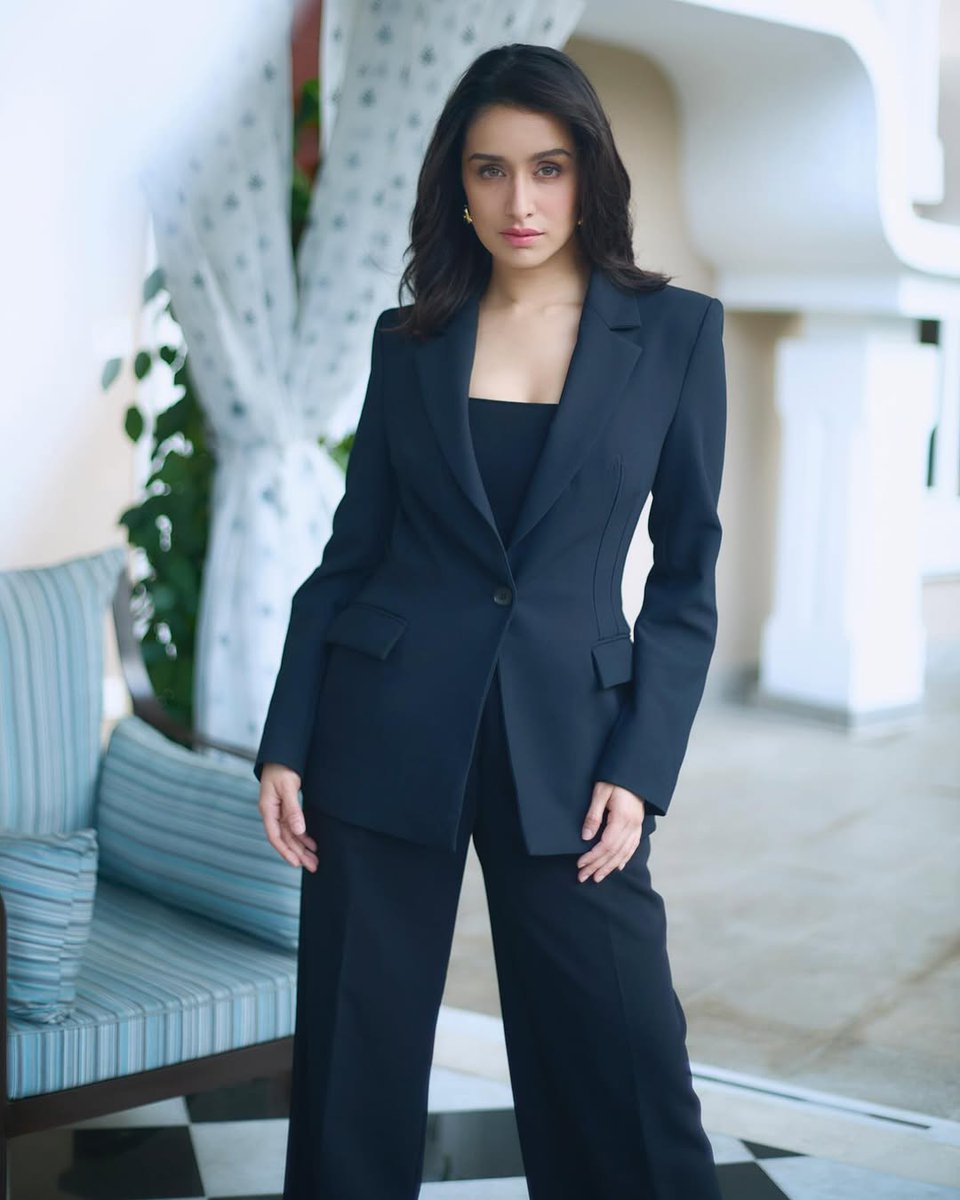 Shraddhas_megha's tweet photo. HBD PEOPLES SUPERSTAR SHRADDHA https://t.co/RLkusK26vM