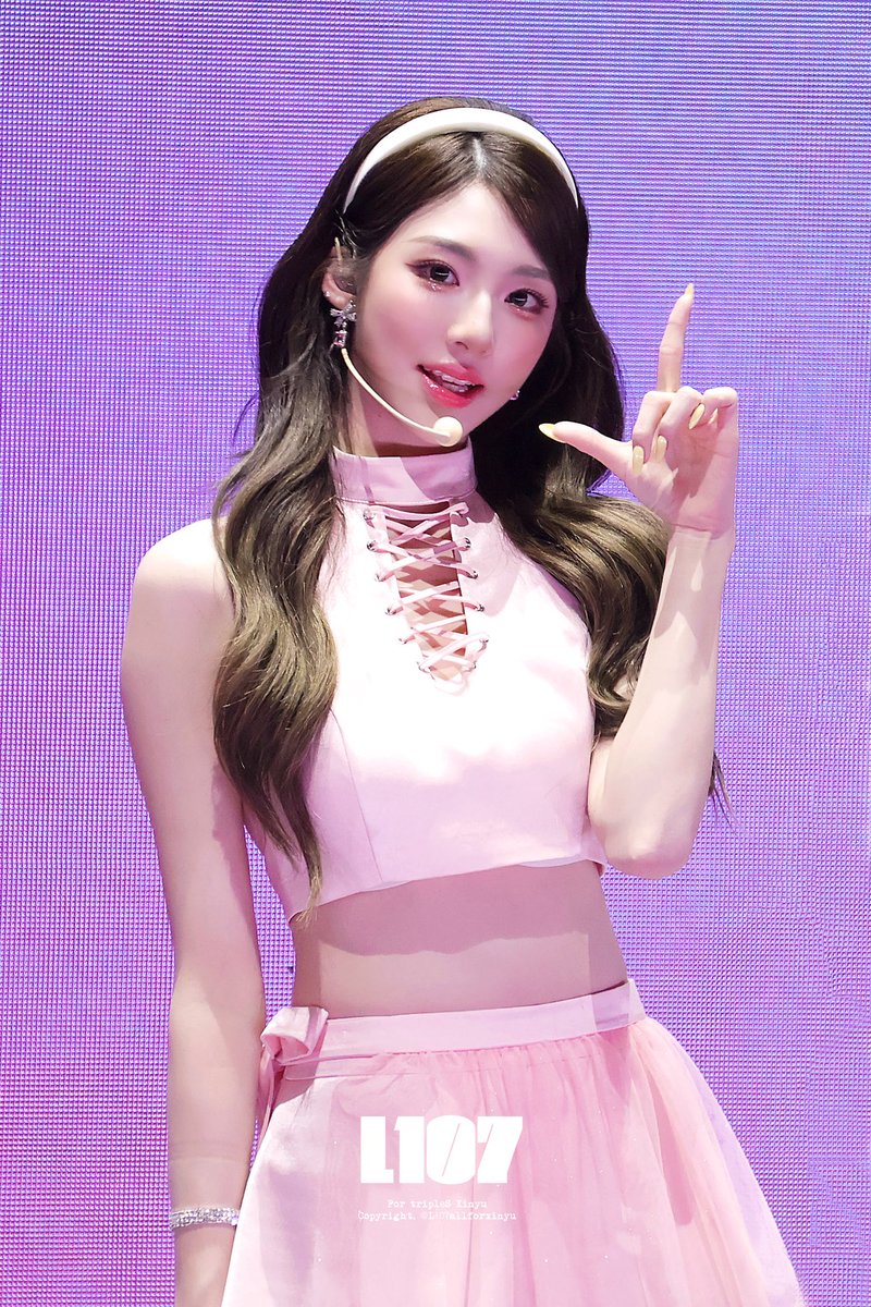 260301 HQ L.O.V.E #tripleS #트리플에스 #トリプルS #Xinyu #신위