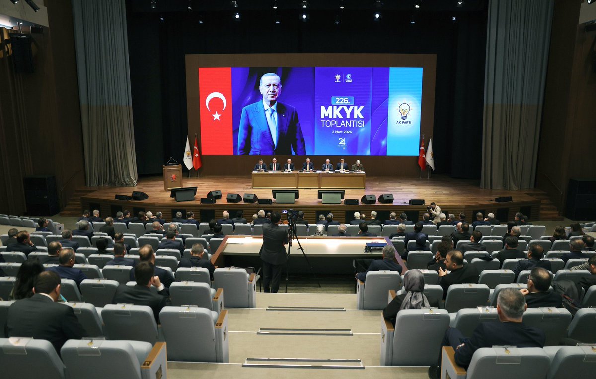 AK Parti Merkez Karar ve Yönetim Kurulu 226. (MKYK) toplantımızı, Cumhurbaşkanımız ve Genel Başkanımız Sayın <a href="/RTErdogan/">Recep Tayyip Erdoğan</a>'ın riyasetinde gerçekleştirdik. 

Ülkemiz ve teşkilatımız için hayırlara vesile olmasını diliyorum. <a href="/Akparti/">AK Parti</a>