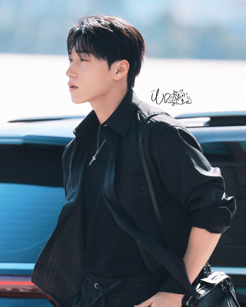 𝕎𝕙𝕪 𝕐𝕦 ℍ𝕖𝕣𝕖 𝕦._.𝕦🐶 tweet media