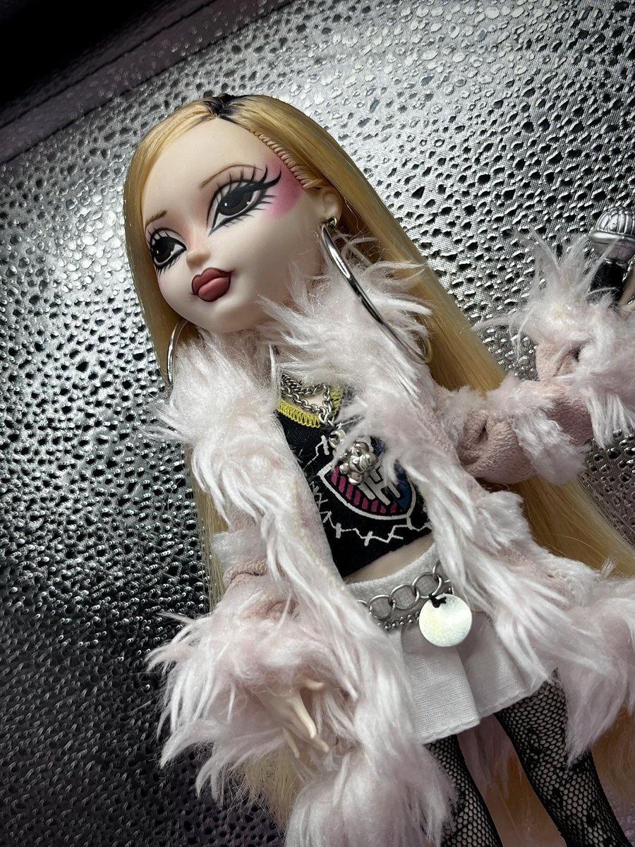 Jairolls1's tweet photo. Con esta cara de muñeca intenta’ hablar y tartamudea’🔪 @metrikazf Jane Doe In The Dreamhouse 🎀🩸 custom doll #metrika #madrefundadora #monsterhigh #customdoll #dollrepaint https://t.co/KlnwaMDibn