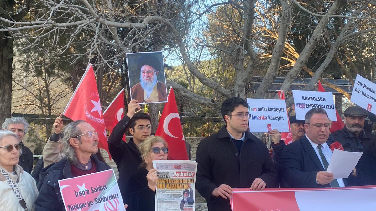 vatanpartisi48's tweet photo. İRAN'A SALDIRI, TÜRKİYE'YE SALDIRIDIR! 

Menteşe Sınırsızlık Meydanı'ndan seslendik:

Kanlı planların hedefinde Türkiye de vardır. Türkiye'nin güvenliği İran'ın güvenliğinden geçmektedir. İran'a yapılan saldırı Türkiye'ye yapılmıştır. Tüm mazlum milletler İran'ın müttefikidir. https://t.co/Ip4emSHEN5