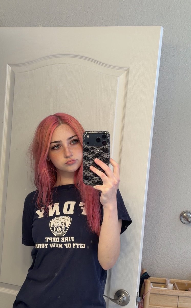 caroline (@carolinev_v) / Posts / X