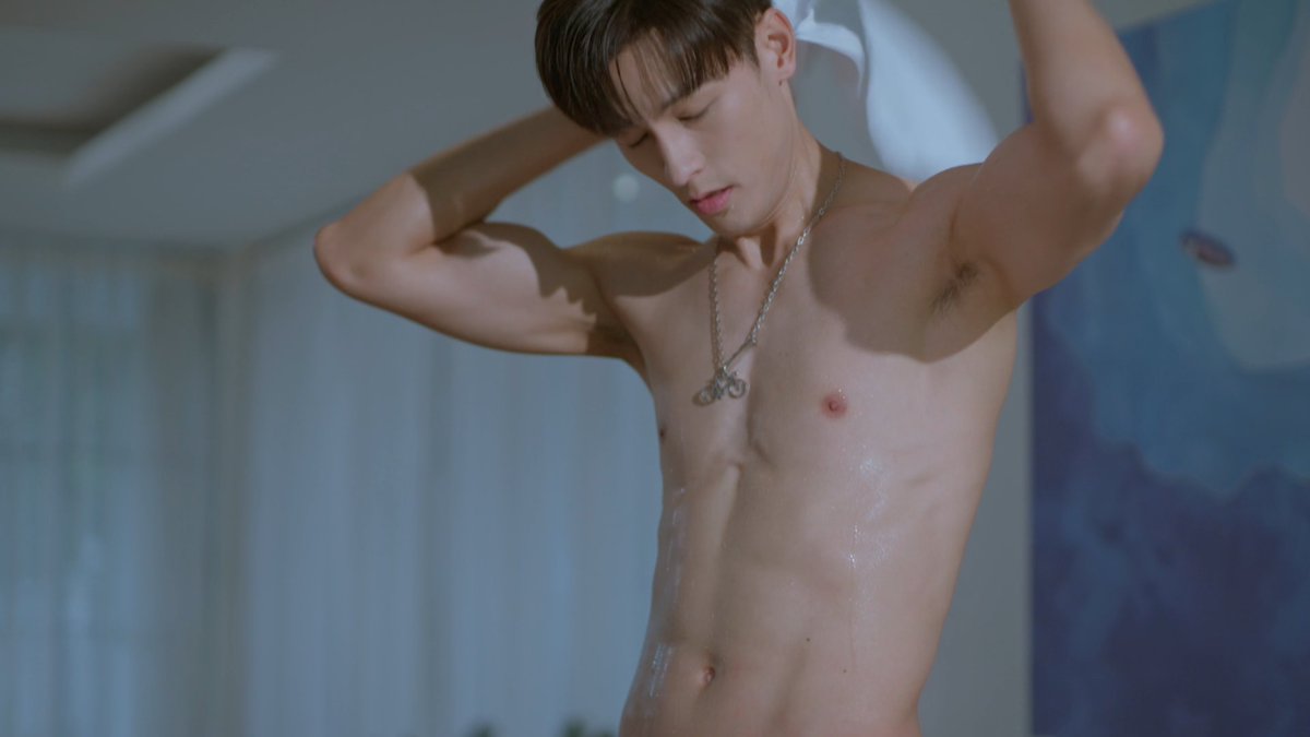 LiirBL's tweet photo. Sailom is terrified to be touched.

I'm taking bets on how many episodes before he's begging to be touched.  😅😋
#LoveLikeaBikeEP1 https://t.co/L6Ra5jNCSi