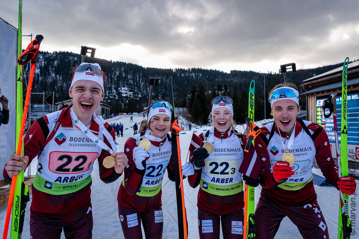 Latvija - Pasaules junioru čempioni biatlonā!🥇🇱🇻

Vācijā notiekošajā Pasaules jauniešu un junioru čempionātā biatlonā mūsu jauktās stafetes komanda izcīnījusi ZELTA medaļas!💫🇱🇻

Apsveicam Matīsu Meirānu, mūsu Olimpiešus – Rihardu Lozberu un Esteri Volfu –, kā arī Elzu Bleideli