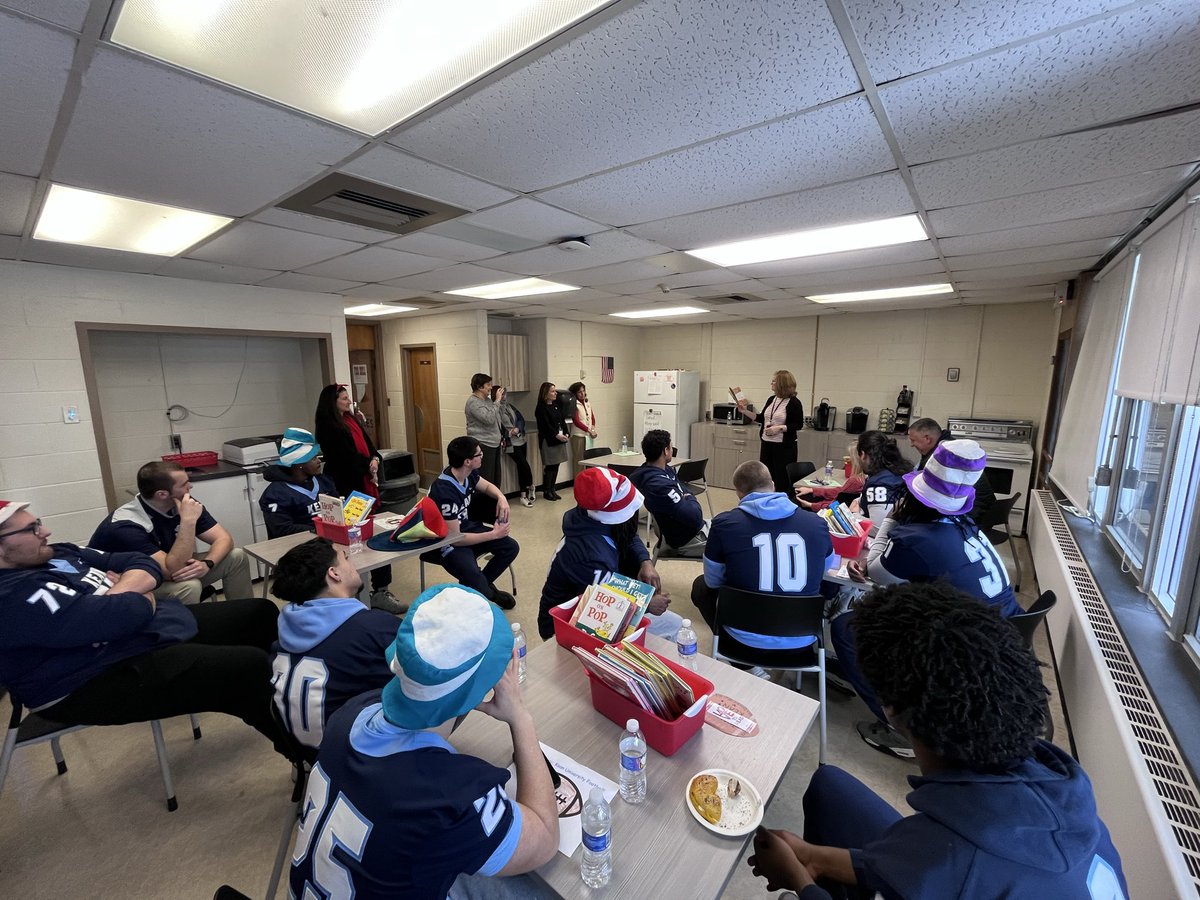 CoachGarrett53's tweet photo. Read Across America at Wayside Elementary School!
📚 📖 📕 
#waysiderocks 🅾️

What a great way to spend the day... reading Dr. Suess books to Wayside! 
Thank you Wayside Elementary School  for having us today! Our players had a phenomenal time reading to all the kids! 
#cougarKUlture is real!

M. B. K.  2️⃣1️⃣2️⃣ 💙✊🏾✊🏼
Our guys volunteering on a Monday morning to read to the children at Wayside Elementary School and talk about the importance of reading and doing hard things!

I Love ❤️ our guys!
#FAMILY
@KUFootball212 
@KeanAthletics
