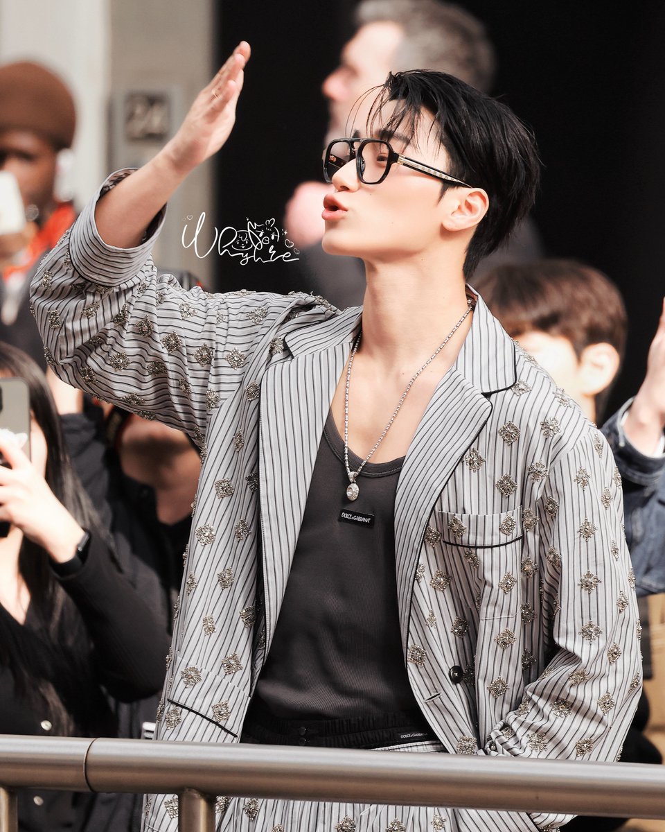 𝕎𝕙𝕪 𝕐𝕦 ℍ𝕖𝕣𝕖 𝕦._.𝕦🐶 tweet media