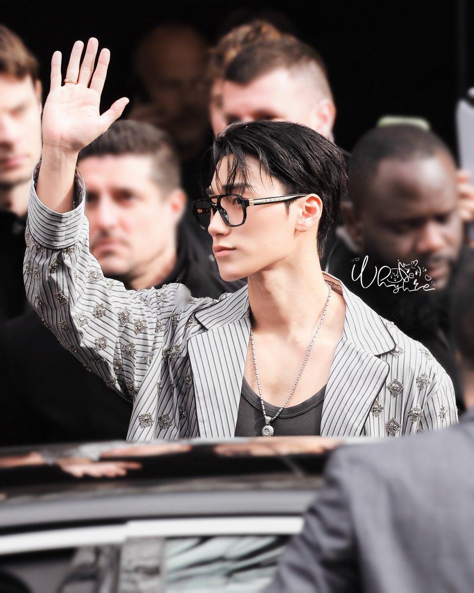 𝕎𝕙𝕪 𝕐𝕦 ℍ𝕖𝕣𝕖 𝕦._.𝕦🐶 tweet media