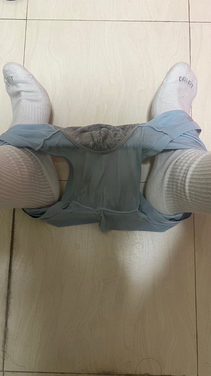 iporkk06's tweet photo. 在厕所里我就这样 #白袜 https://t.co/Gnv8QbcpBC
