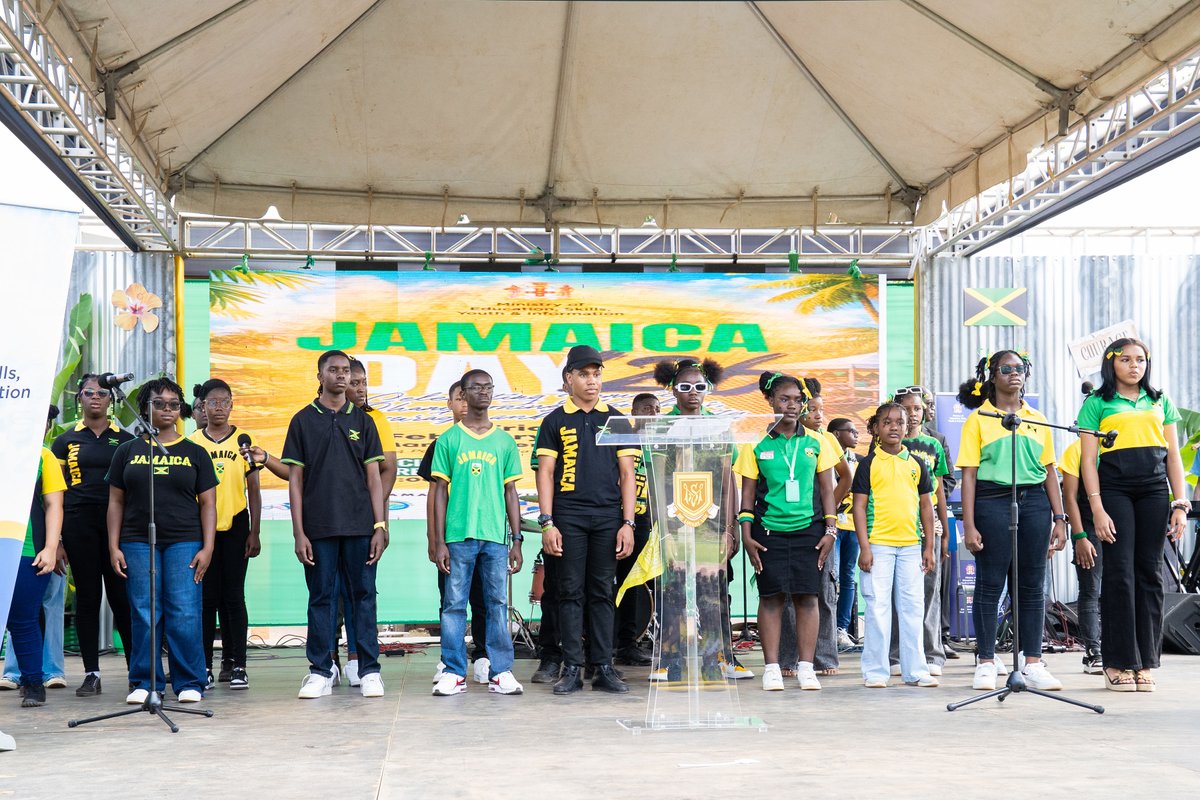 Jamaica Library Service tweet media