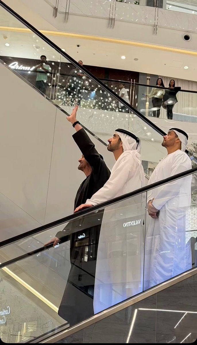 MBZ in Dubai Mall today with Sheikh Hamdan.
No barriers. No noise. Just leaders walking among their people.

The UAE is calm, safe, and steady, and its leadership is always close. 🇦🇪