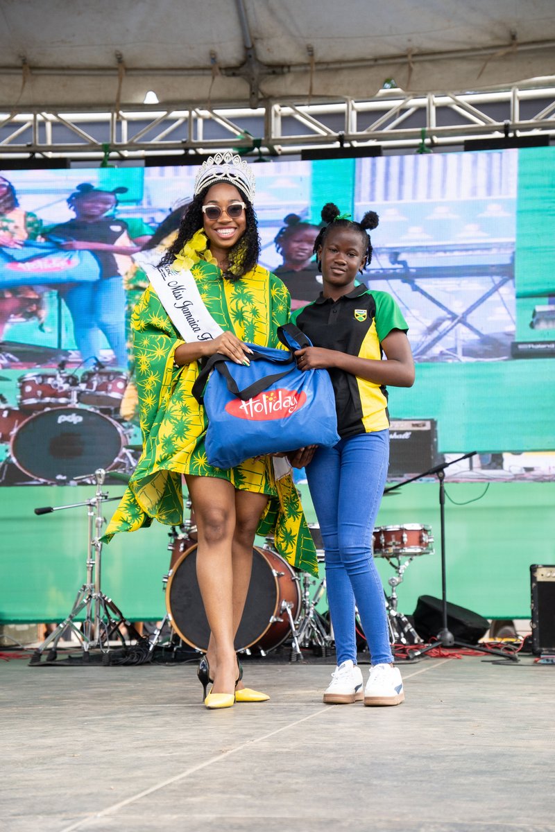 Jamaica Library Service tweet media