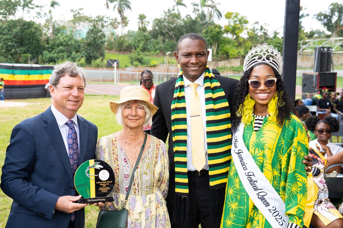 Jamaica Library Service tweet media