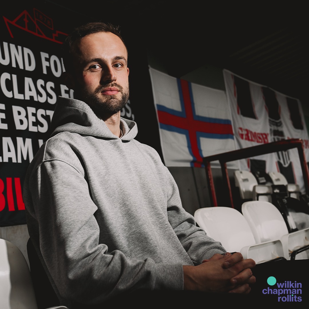 officialgtfc's tweet photo. King Charles is here to stay! 👑

Charles Vernam has signed a new contract with the Mariners, keeping him at Blundell Park until 2027 - with an option for a further year. ✍️

#GTFC