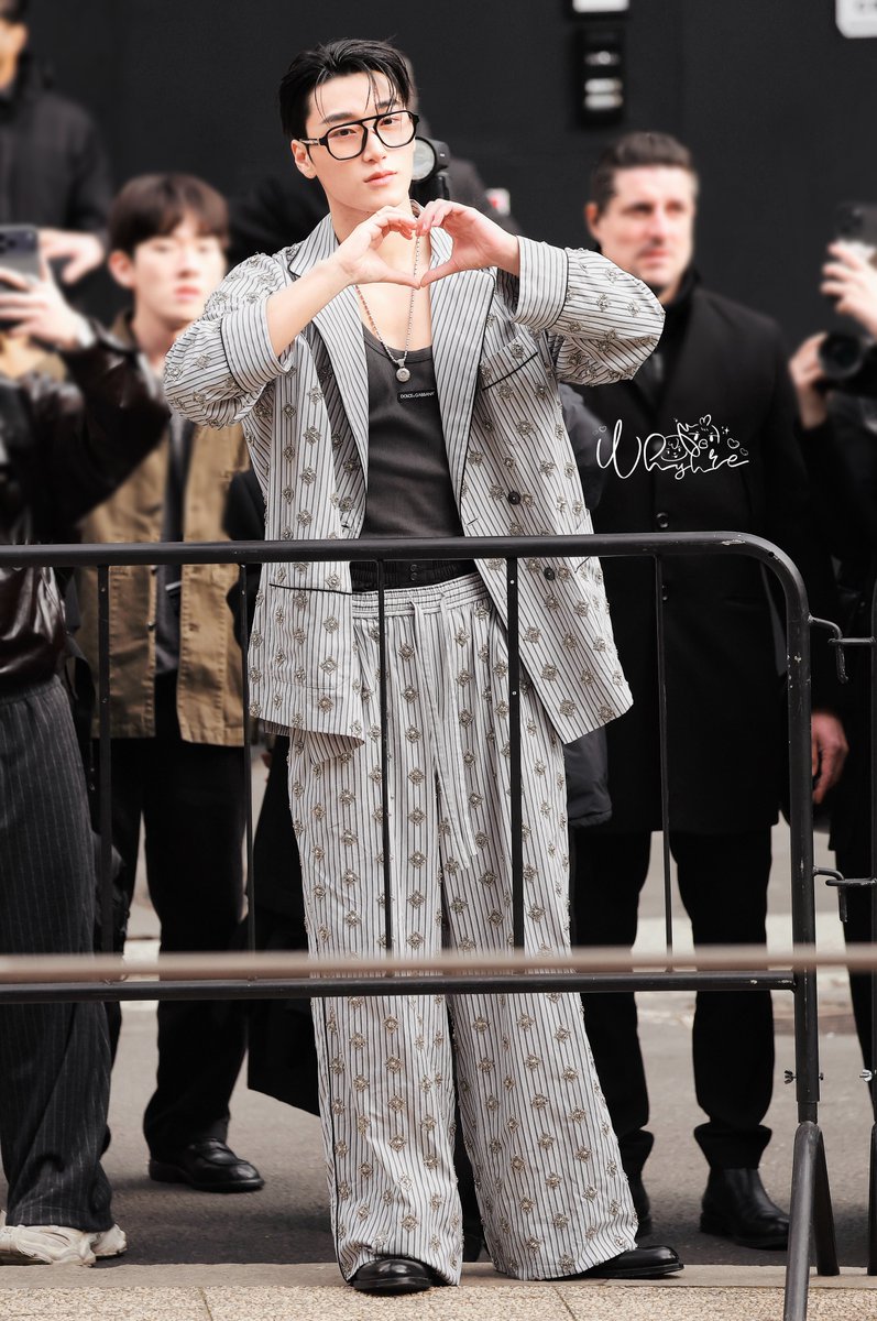 𝕎𝕙𝕪 𝕐𝕦 ℍ𝕖𝕣𝕖 𝕦._.𝕦🐶 tweet media