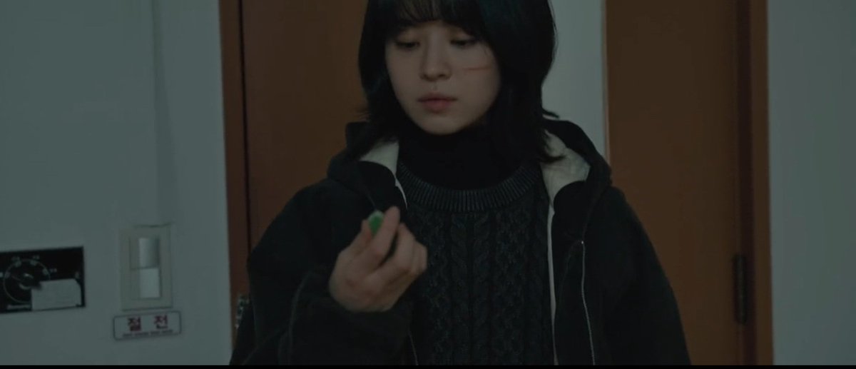 BluKimchiKdrama's tweet image. Are Baek Taejoo and Han Minseo working together?? 🤔

#Honour #HonourEp9