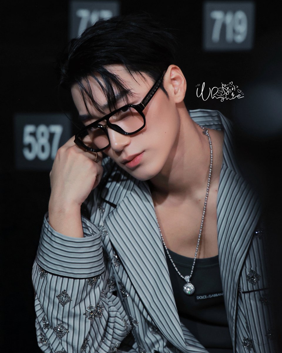 𝕎𝕙𝕪 𝕐𝕦 ℍ𝕖𝕣𝕖 𝕦._.𝕦🐶 tweet media