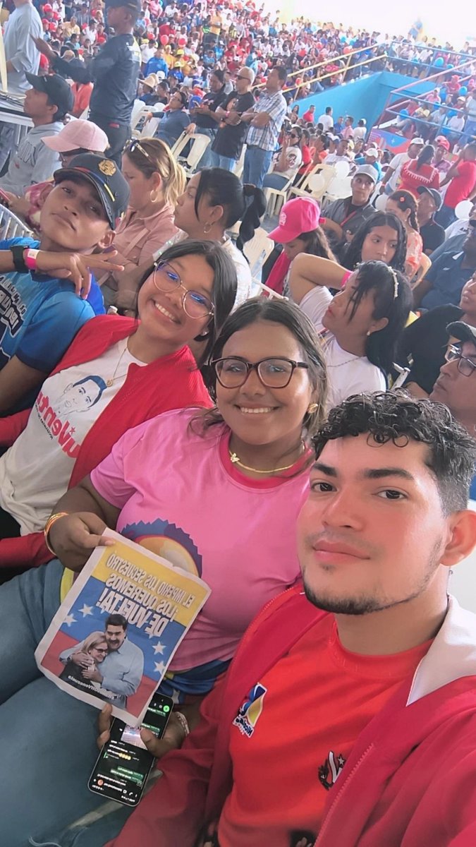 sullVill25's tweet photo. Feliz inicio de Semana para toda los Chavista!!
🇻🇪🚩✨ https://t.co/n32Nlhy0XV