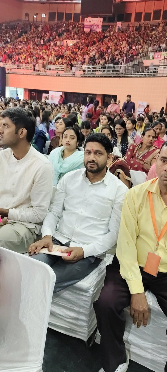 DHANANJAY MISHRA(मोदी का परिवार) tweet media